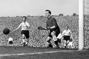 Newcastle United goalkeeper Ronnie Simpson during the 1955 FA Cup