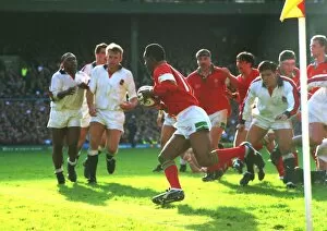 Images Dated 23rd April 2010: Nigel Walker scores for Wales - 1994 Five Nations