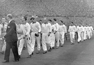 1959 FA Cup Final - Nottingham Forest 2 Luton Town 1 Collection: Nottingham Forest walk-out at Wembley - 1959 FA Cup Final