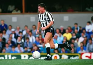 Images Dated 15th March 2011: Paul Gascoigne on the ball for Newcastle United in 1987