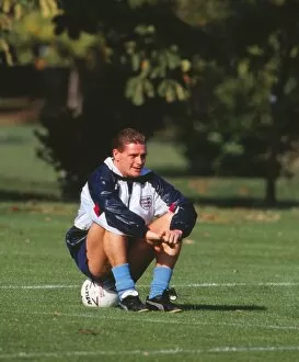 Images Dated 12th March 2011: Paul Gascoigne - England training, 1990