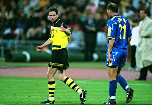 Paul Lambert and Zinedine Zidane during the 1997 Champions League Final