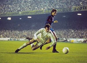 Images Dated 23rd April 2012: Paul Madeley and Johan Cruyff clash during the 1975 European Cup