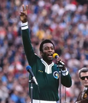 Pele's Farewell Game Collection: Peles speaks to the crowd before his final game