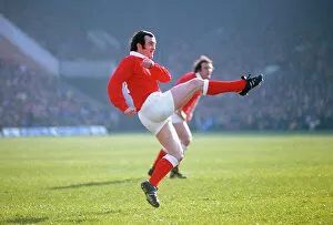 Images Dated 23rd October 2011: Phil Bennett kicks to touch during the 1977 Five Nations