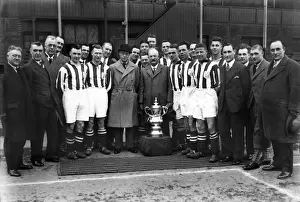 Images Dated 2013 November: Prince of Wales visits FA Cup winners West Bromwich Albion in 1931