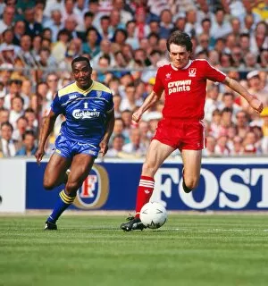 Ray Houghton's Liverpool notebook : inside Anfield 1988-89