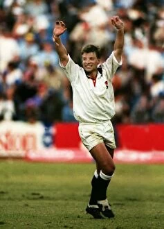 Images Dated 6th June 2012: Rob Andrew celebrates Englands victory over South Africa in 1994