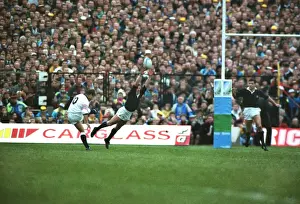 Rob Andrew kicks the late drop-goal to take England to the final of the 1991 Rugby World Cup