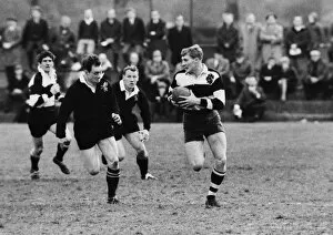 Images Dated 15th February 2011: Rodney Webb on the ball for the Barbarians in 1967