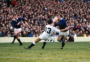 Images Dated 30th January 2013: Roy Laidlaw makes the break for his try against England - 1983 Five Nations
