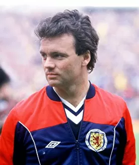 Images Dated 26th May 1984: Scotland 1 England 1