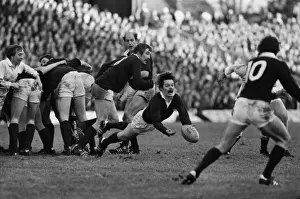 Scotlands Alan Lawson passes to John Rutherford - 1979 Five Nations