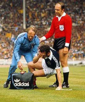 Injury Prints: Scotlands Danny McGrain is injured - 1977 British Home Championship