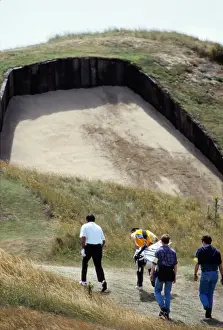 Seve Ballesteros walks past Sandwichs famous 4th-hole bunker