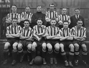 Images Dated 11th October 2010: Southampton Team Group 1931 / 32