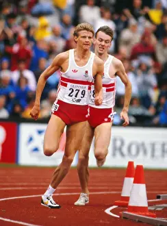 Steve Cram sprints away from John Gladwin to win the 1500m at the 1986 Commonwealth Games