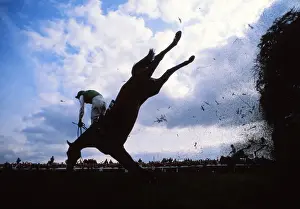 Strands of Gold and Peter Scudamore fall at Bechers Brook 1988