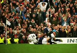 Images Dated 24th January 2013: Tony Underwood scores against Scotland - 1993 Five Nations