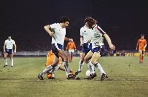 Images Dated 9th February 1977: Trevor Brooking and Kevin Beattie - England