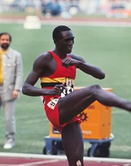 Images Dated 31st January 2011: Ugandas John Akii-Bua celebrates his gold medal in the 400m hurdles at the 1972 Munich Olympics