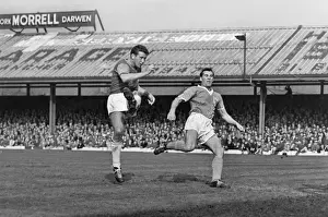 West Ham Uniteds Ken Brown and Blackpools Bill Perry during the 1958 / 9 season