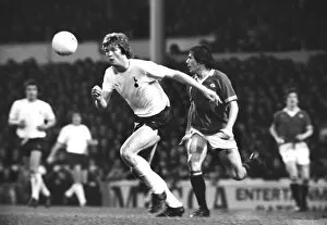 Images Dated 17th January 1976: Willie Young - Tottenham Hotspur